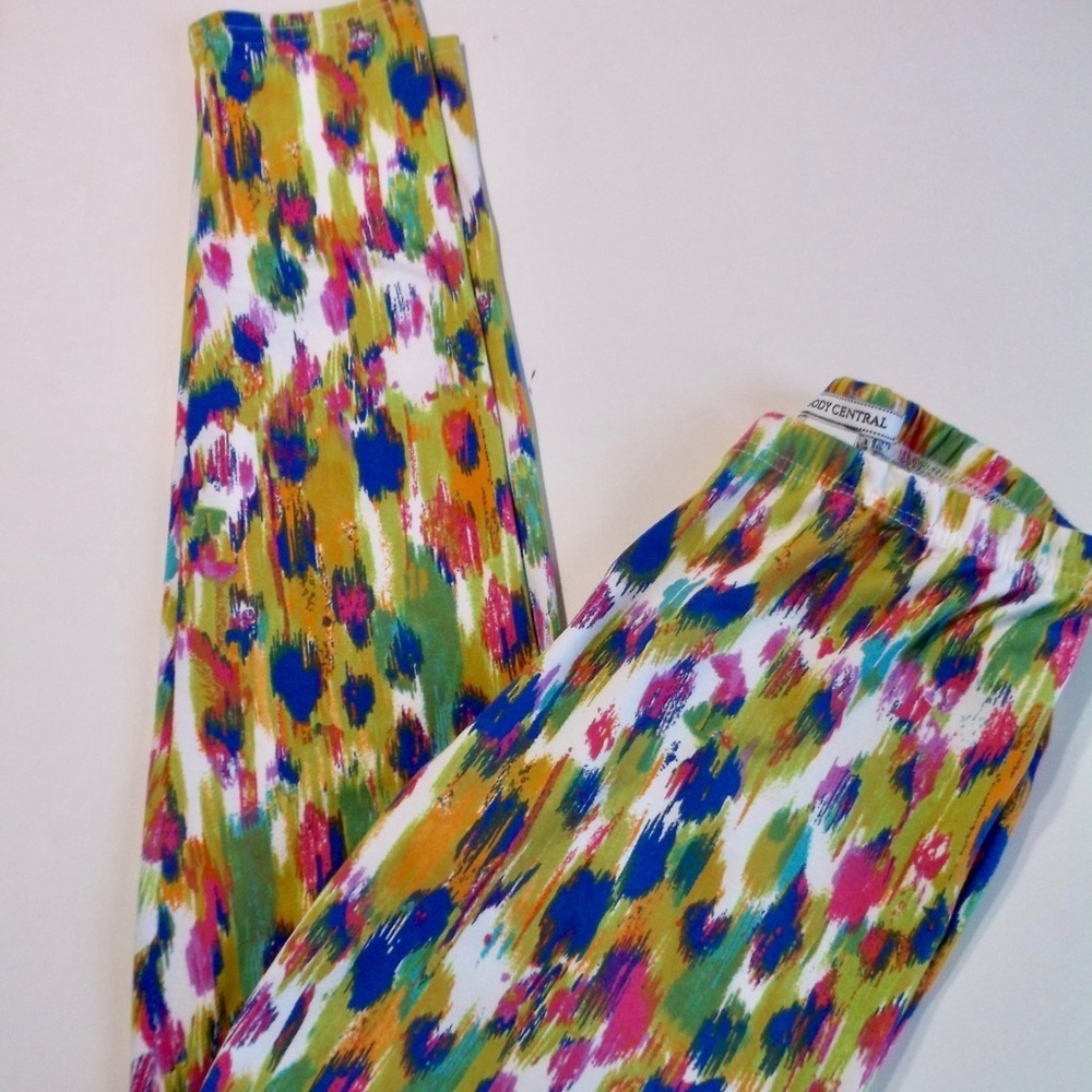 Body Central multicolor print leggings OS